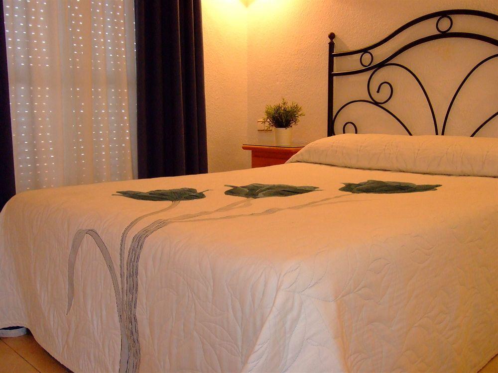Hostal Juan De Austria II 아구아둘세 외부 사진